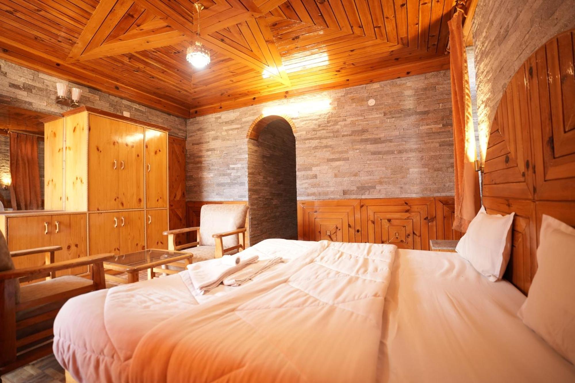 Resort Wooden Castle &
